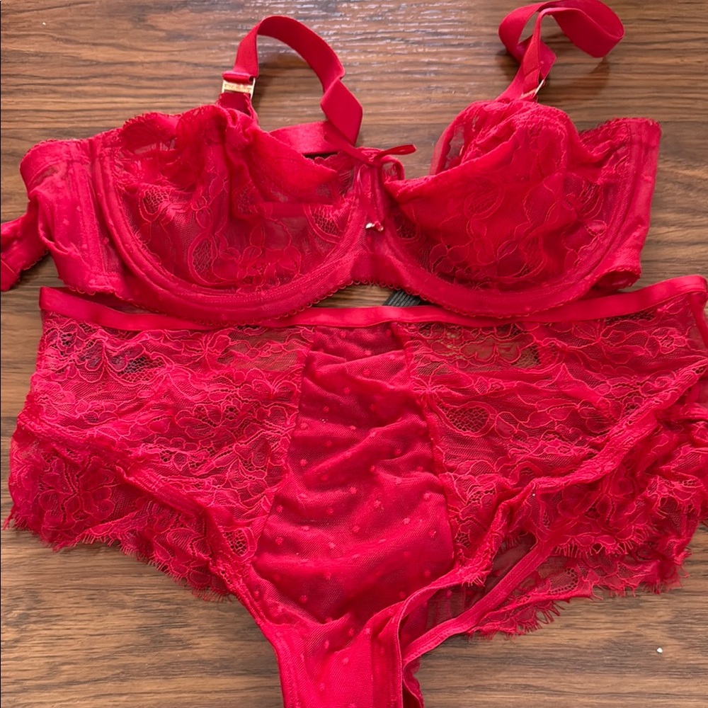 Smart & Sexy 36D/ Large Red Lace Lingerie Set